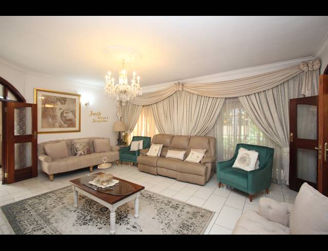 5 BEDROOM HOUSE TO LET IN BEDFORD GARDENS